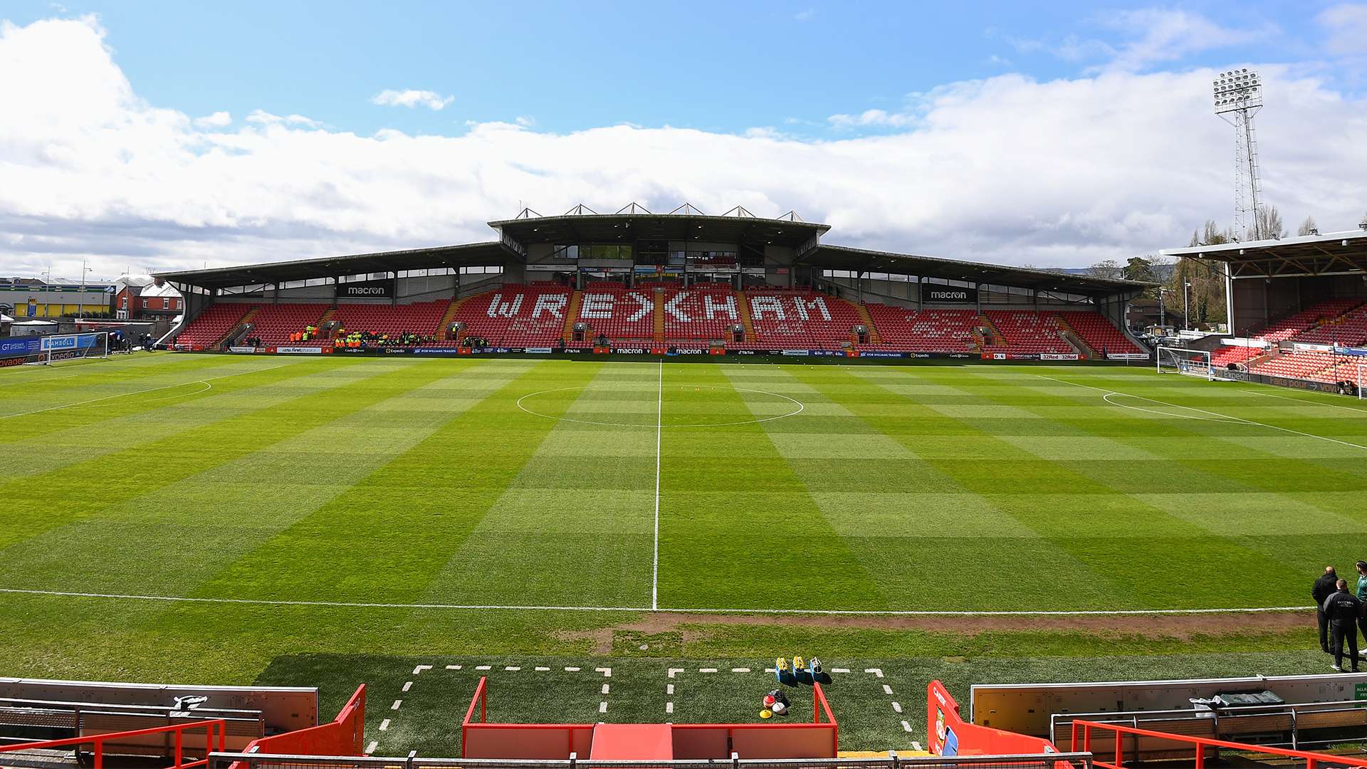 场上陷入 场上陷入